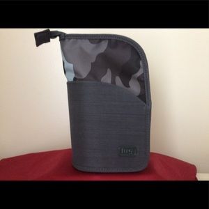 Stand up makeup case.